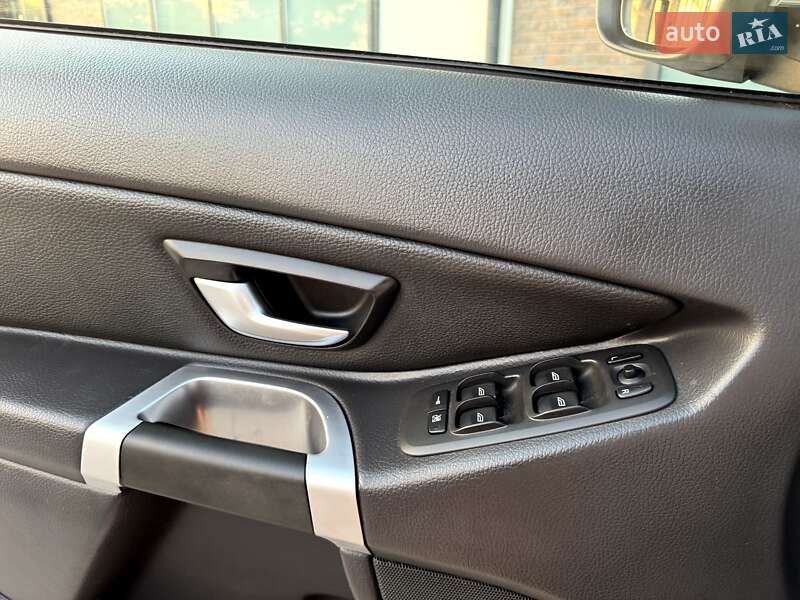 Внедорожник / Кроссовер Volvo XC90 2011 в Тернополе