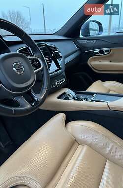 Позашляховик / Кросовер Volvo XC90 2019 в 