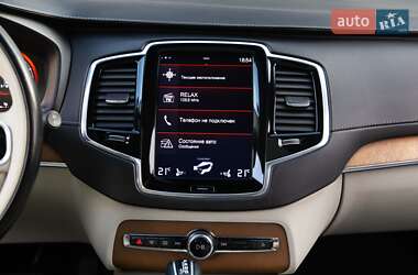 Внедорожник / Кроссовер Volvo XC90 2017 в 