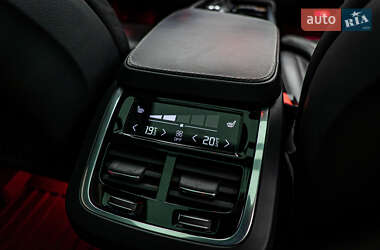 Внедорожник / Кроссовер Volvo XC90 2016 в 