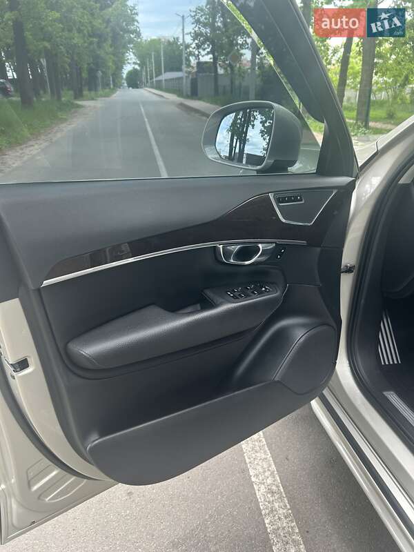 Позашляховик / Кросовер Volvo XC90 2018 в Києві