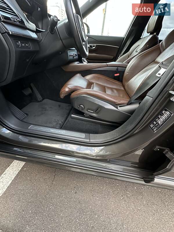 Внедорожник / Кроссовер Volvo XC90 2020 в Киеве