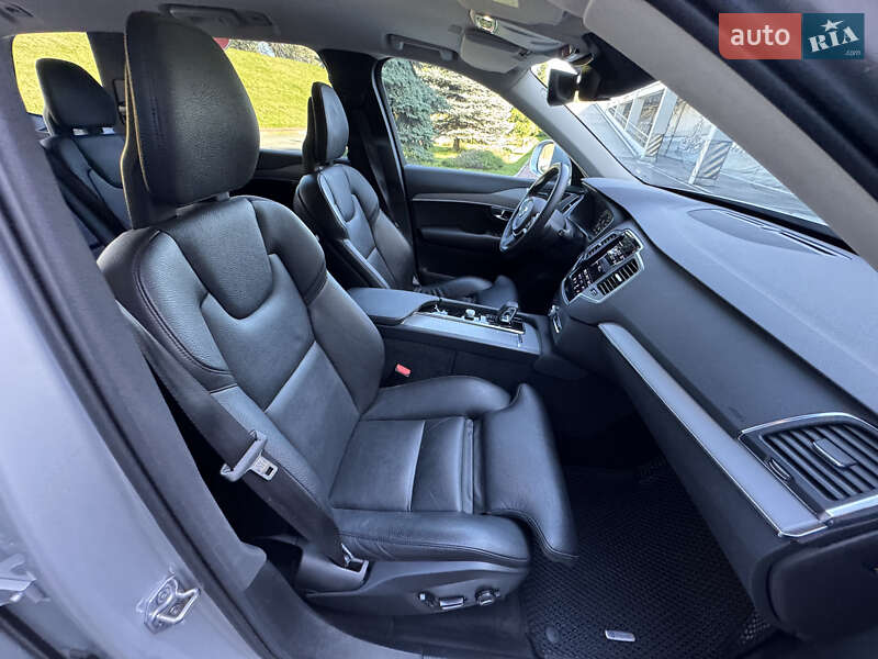 Внедорожник / Кроссовер Volvo XC90 2021 в Киеве