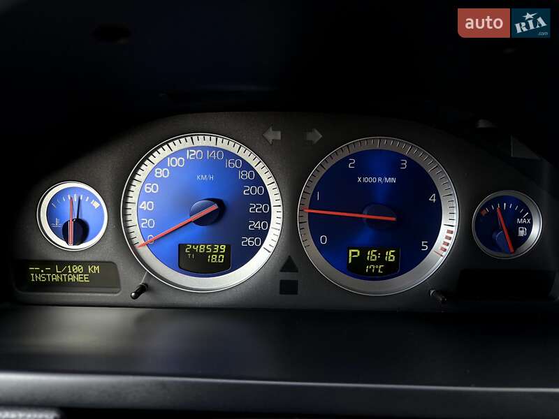 Внедорожник / Кроссовер Volvo XC90 2011 в Тернополе