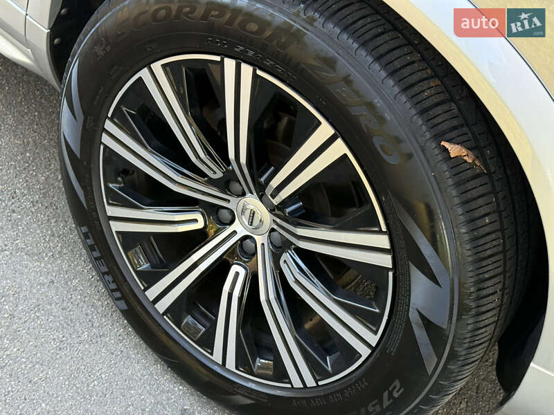 Внедорожник / Кроссовер Volvo XC90 2019 в Киеве фото 31 Внедорожник / Кроссовер Volvo XC90 2019 в Киеве