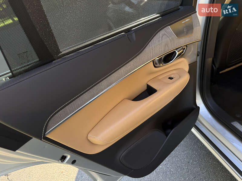 Внедорожник / Кроссовер Volvo XC90 2019 в Киеве фото 43 Внедорожник / Кроссовер Volvo XC90 2019 в Киеве