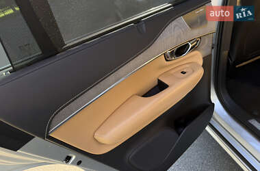 Позашляховик / Кросовер Volvo XC90 2019 в  фото 43 Позашляховик / Кросовер Volvo XC90 2019 в