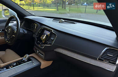 Позашляховик / Кросовер Volvo XC90 2019 в  фото 54 Позашляховик / Кросовер Volvo XC90 2019 в