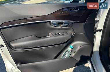 Позашляховик / Кросовер Volvo XC90 2019 в 
