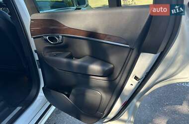 Позашляховик / Кросовер Volvo XC90 2019 в 