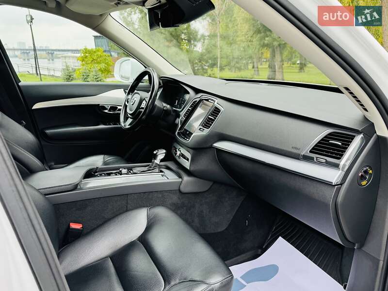 Позашляховик / Кросовер Volvo XC90 2015 в Києві фото 112 Позашляховик / Кросовер Volvo XC90 2015 в Києві