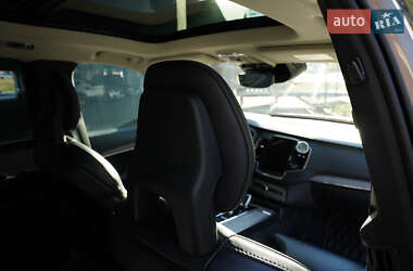 Позашляховик / Кросовер Volvo XC90 2020 в 