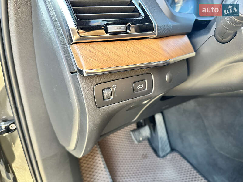 Внедорожник / Кроссовер Volvo XC90 2021 в Ровно