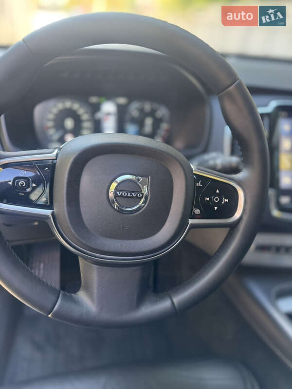 Внедорожник / Кроссовер Volvo XC90 2015 в Киеве