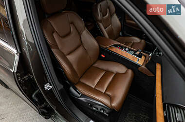 Внедорожник / Кроссовер Volvo XC90 2021 в 