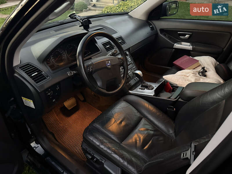 Внедорожник / Кроссовер Volvo XC90 2004 в Делятине