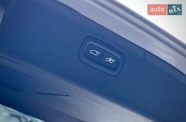 Позашляховик / Кросовер Volvo XC90 2020 в  фото 13 Позашляховик / Кросовер Volvo XC90 2020 в