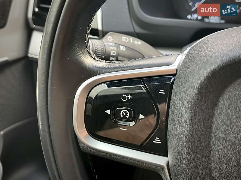 Внедорожник / Кроссовер Volvo XC90 2020 в Киеве