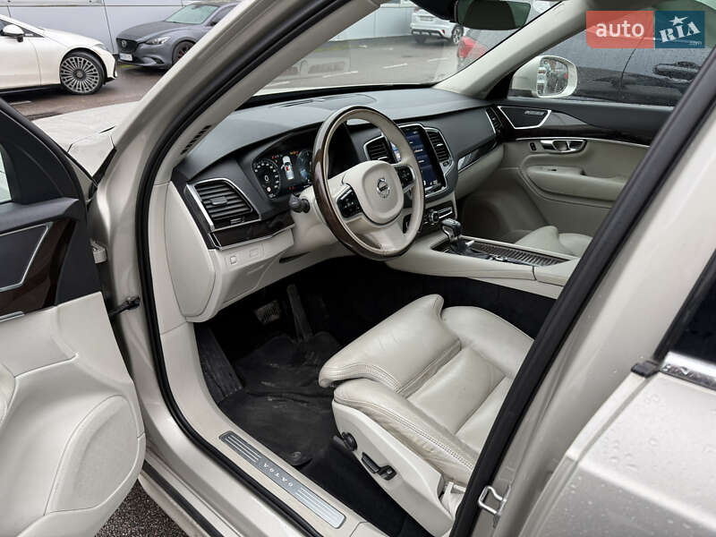 Позашляховик / Кросовер Volvo XC90 2016 в Києві