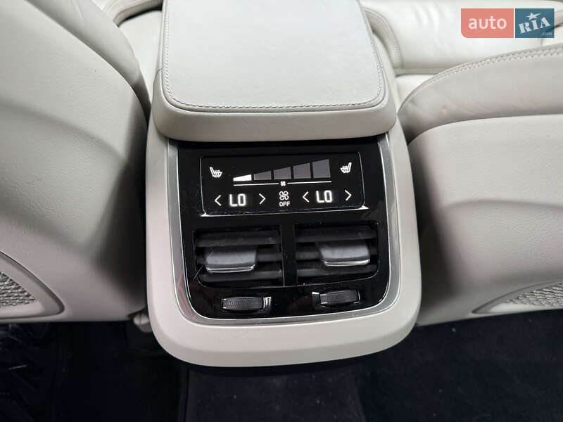 Позашляховик / Кросовер Volvo XC90 2016 в Києві