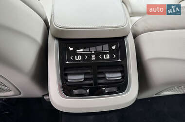 Внедорожник / Кроссовер Volvo XC90 2016 в 