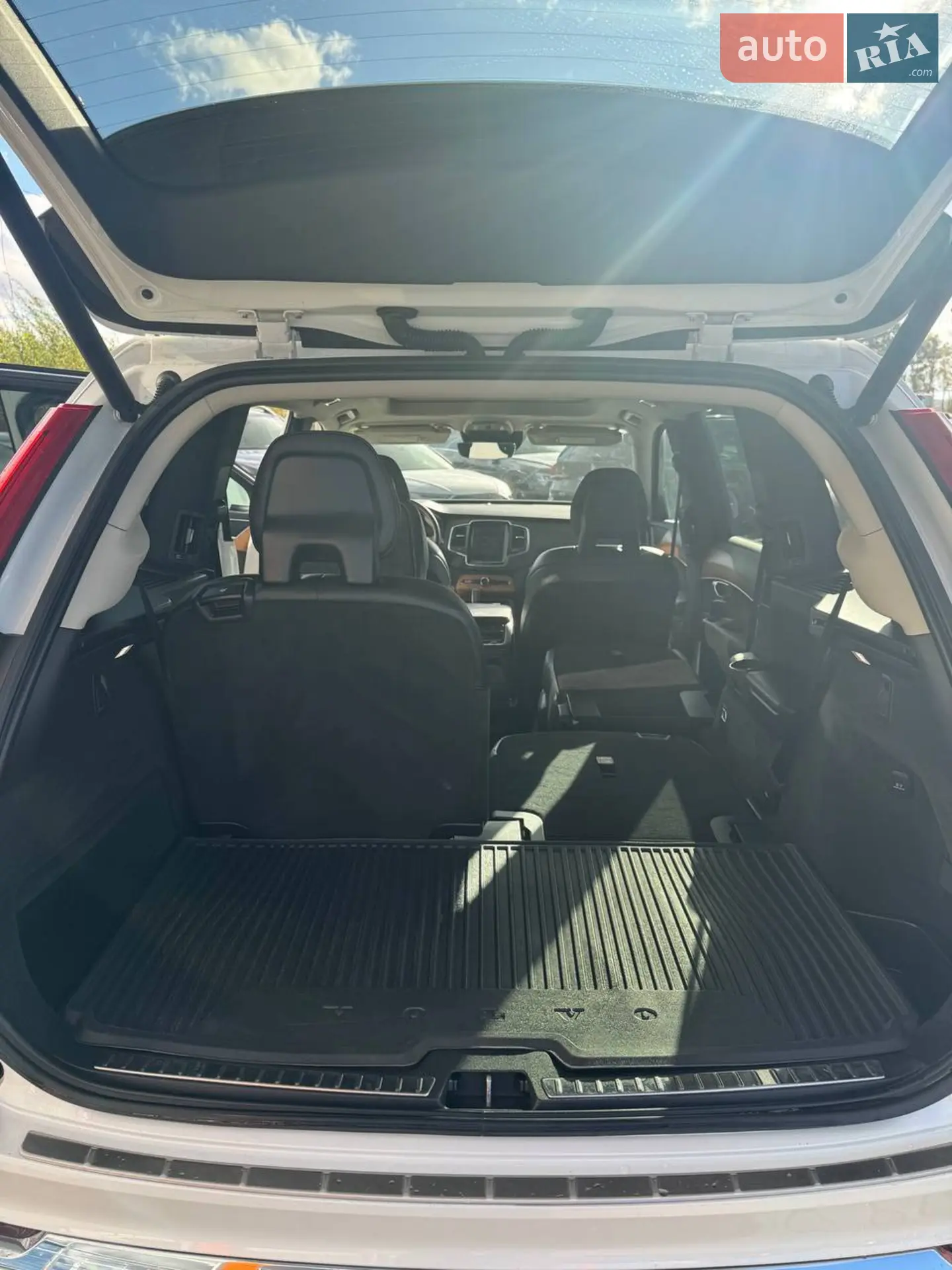 2021 Volvo XC90 - мініатюра 18