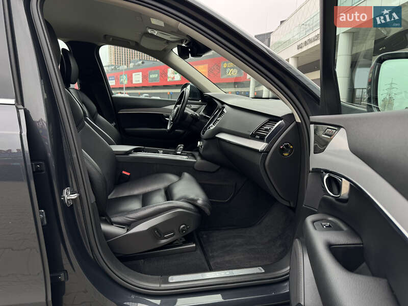 Внедорожник / Кроссовер Volvo XC90 2020 в Киеве