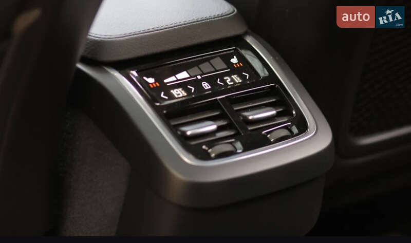 Позашляховик / Кросовер Volvo XC90 2018 в Києві