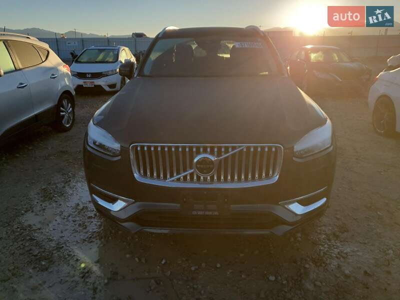 Внедорожник / Кроссовер Volvo XC90 2021 в Киеве