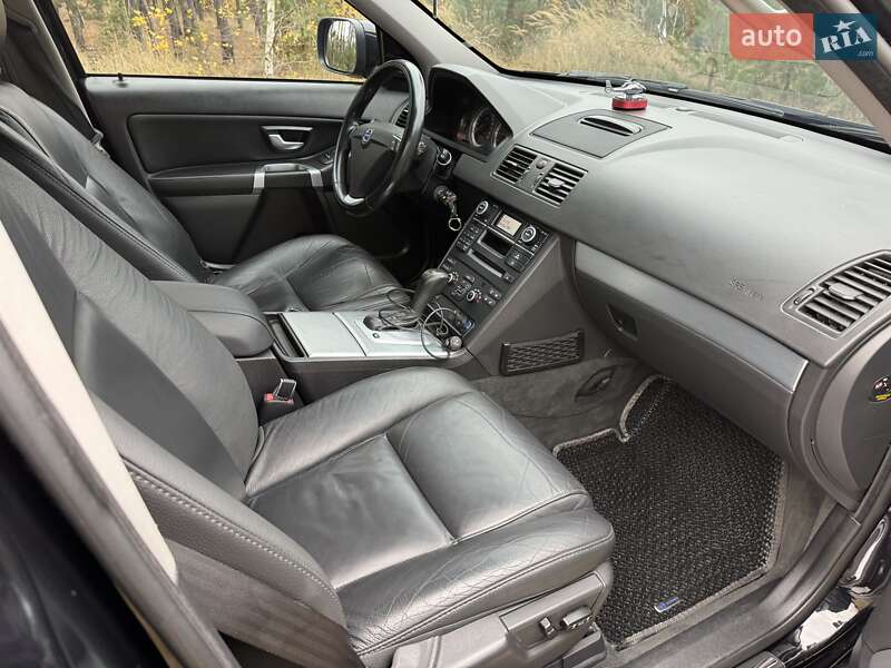 Внедорожник / Кроссовер Volvo XC90 2014 в Дубровице