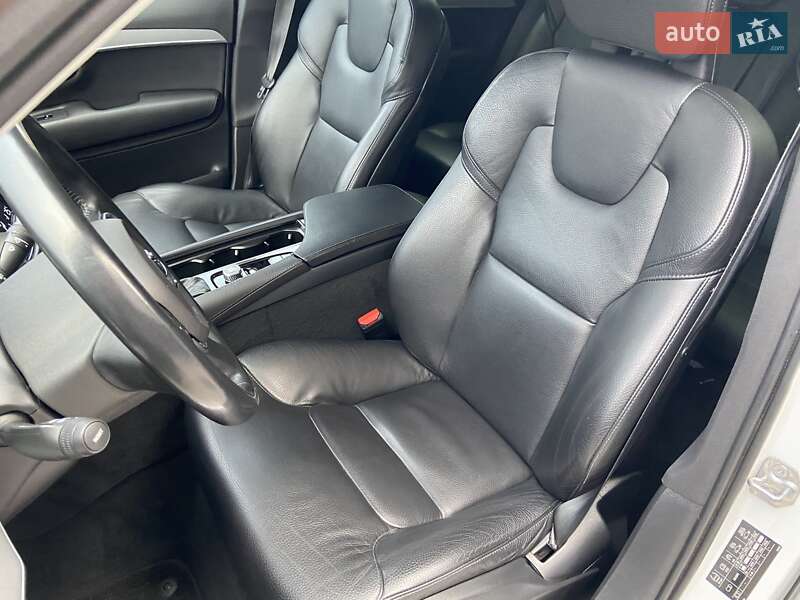 Позашляховик / Кросовер Volvo XC90 2019 в Києві