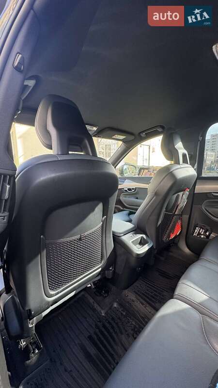 Внедорожник / Кроссовер Volvo XC90 2020 в Киеве