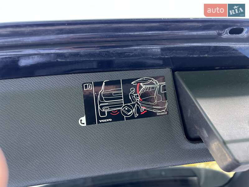 Внедорожник / Кроссовер Volvo XC90 2019 в Киеве