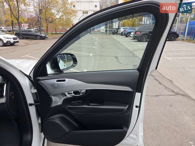 Внедорожник / Кроссовер Volvo XC90 2020 в Киеве