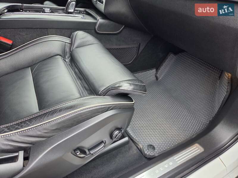 Внедорожник / Кроссовер Volvo XC90 2020 в Киеве