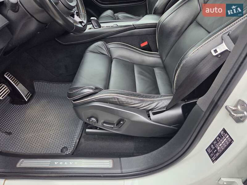 Внедорожник / Кроссовер Volvo XC90 2020 в Киеве