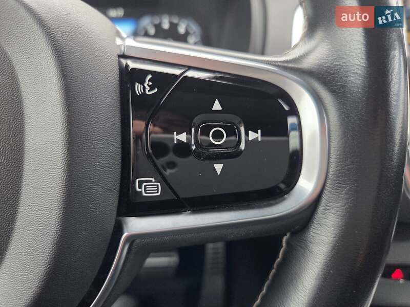 Внедорожник / Кроссовер Volvo XC90 2020 в Киеве