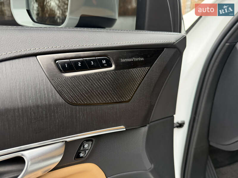 Внедорожник / Кроссовер Volvo XC90 2023 в Киеве