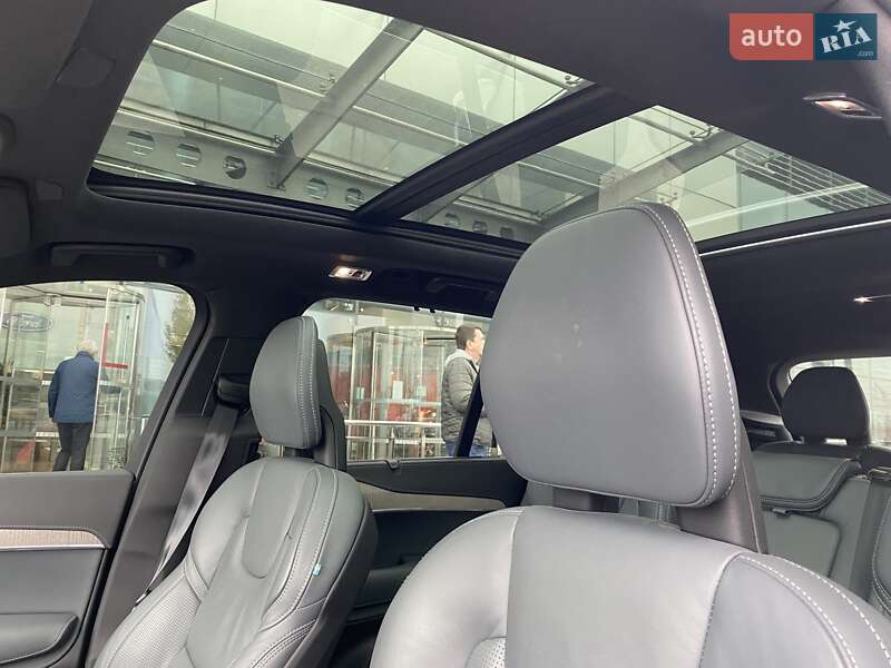 Внедорожник / Кроссовер Volvo XC90 2020 в Киеве