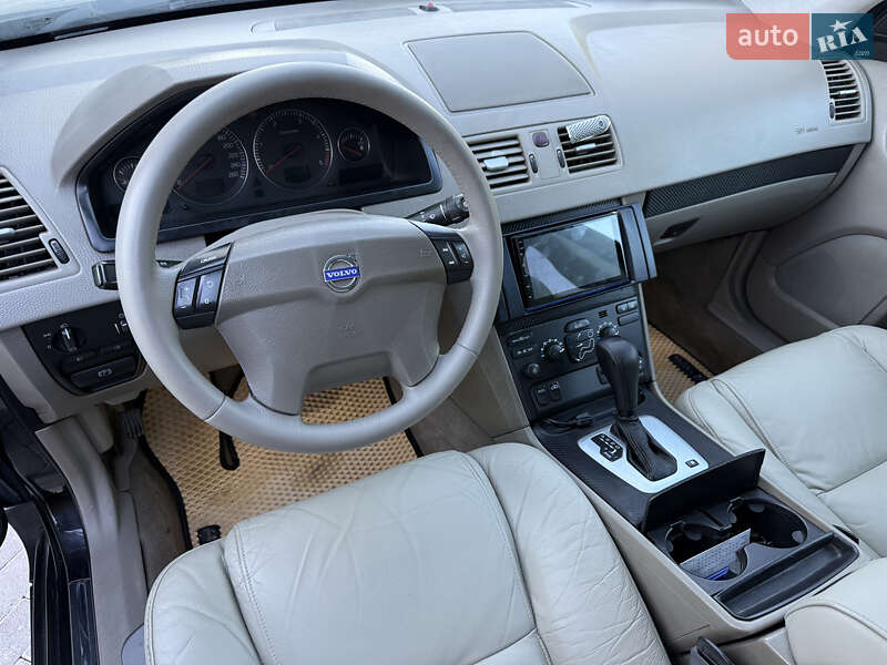 Внедорожник / Кроссовер Volvo XC90 2004 в Кременце