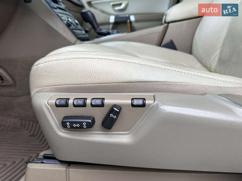 Внедорожник / Кроссовер Volvo XC90 2010 в Львове