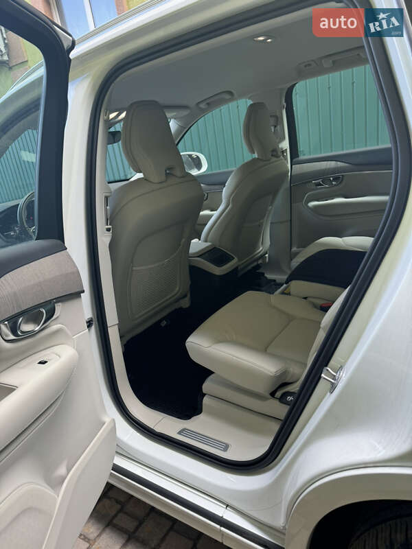 Внедорожник / Кроссовер Volvo XC90 2024 в Киеве