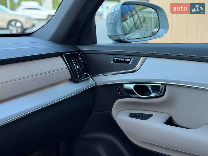 Внедорожник / Кроссовер Volvo XC90 2025 в Николаеве