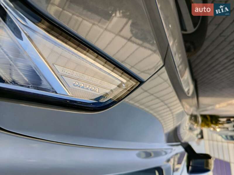 Внедорожник / Кроссовер Volvo XC90 2024 в Киеве