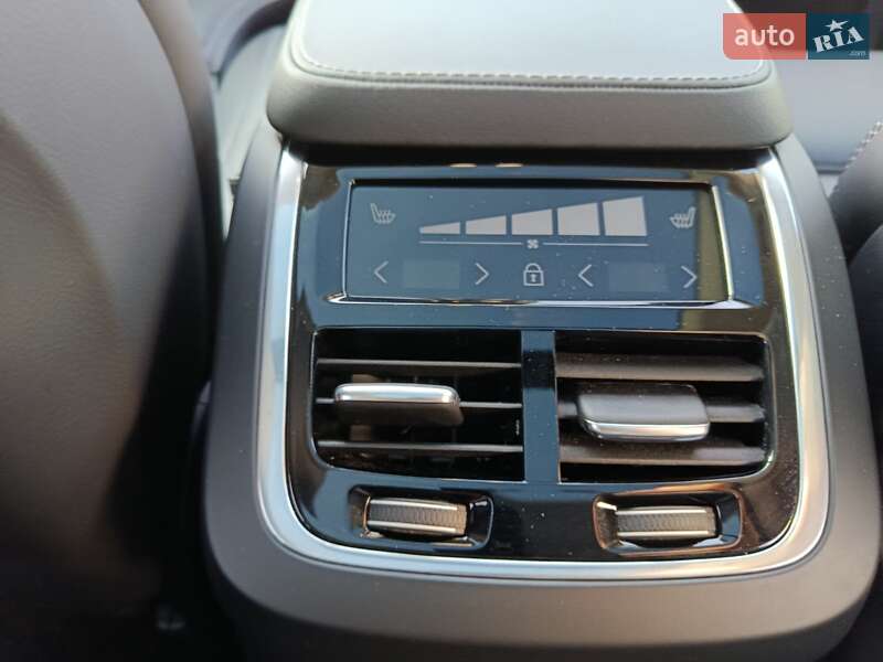 Внедорожник / Кроссовер Volvo XC90 2024 в Киеве