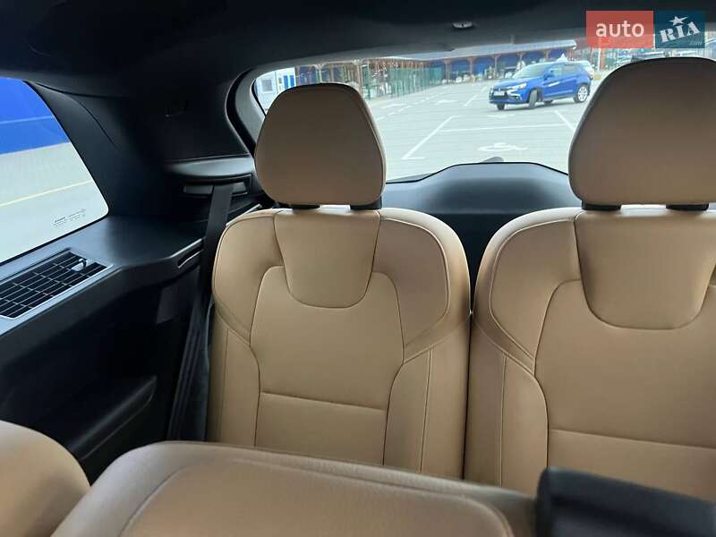 Внедорожник / Кроссовер Volvo XC90 2017 в Тернополе