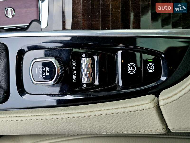 Внедорожник / Кроссовер Volvo XC90 2018 в Ивано-Франковске