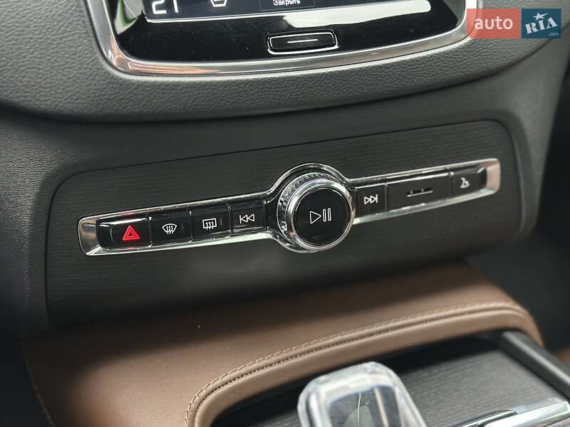 Внедорожник / Кроссовер Volvo XC90 2020 в Киеве