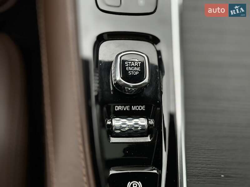 Внедорожник / Кроссовер Volvo XC90 2020 в Киеве