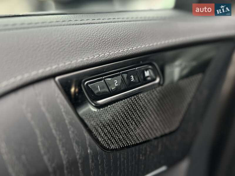 Внедорожник / Кроссовер Volvo XC90 2020 в Киеве